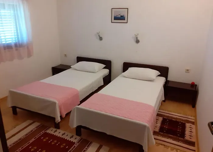 Ana Apartment Zaglav