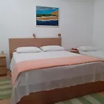 Ana Appartamento Zaglav